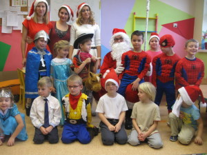 grupa "Rybki" ze św. Mikołajem