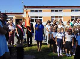 Dyrektor Małgorzata Gajos ogłasza rozpoczęcie roku szkolnego 2016/2017